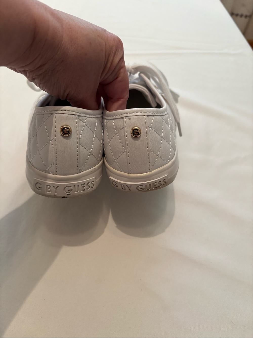 Ladies G is for Guess BACKER2 Quilted Tennis Shoes Size 7.5M - Picture 6 of 8